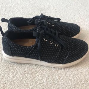 toms sneakers